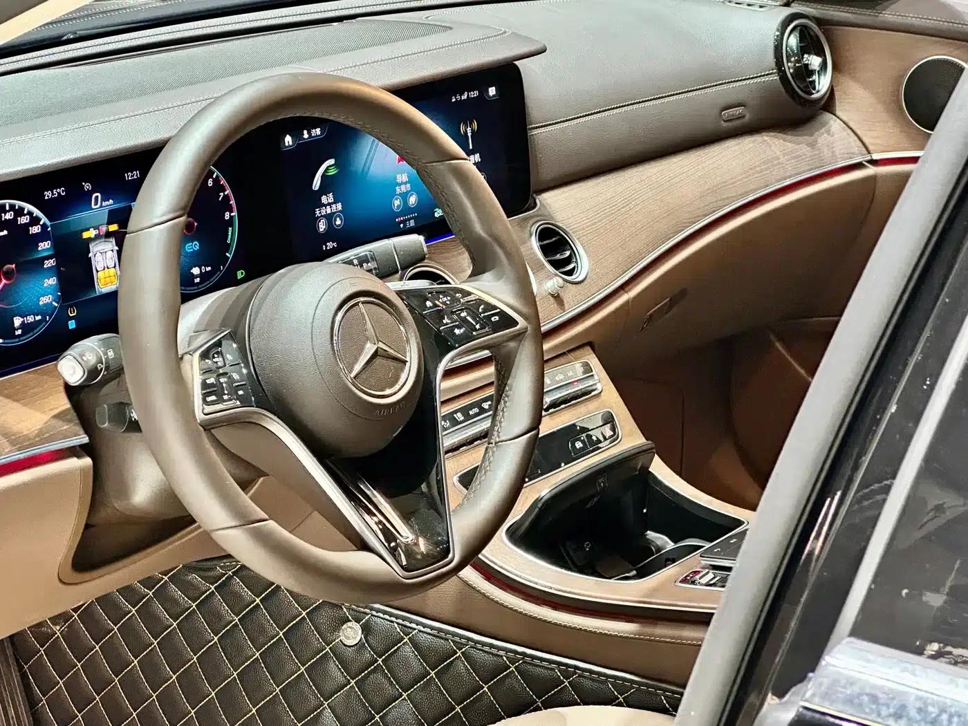 Mercedes-Benz E-Class PHEV 2021 E 350 e L Plug-in Hybrid Sedan — миниатюра 6