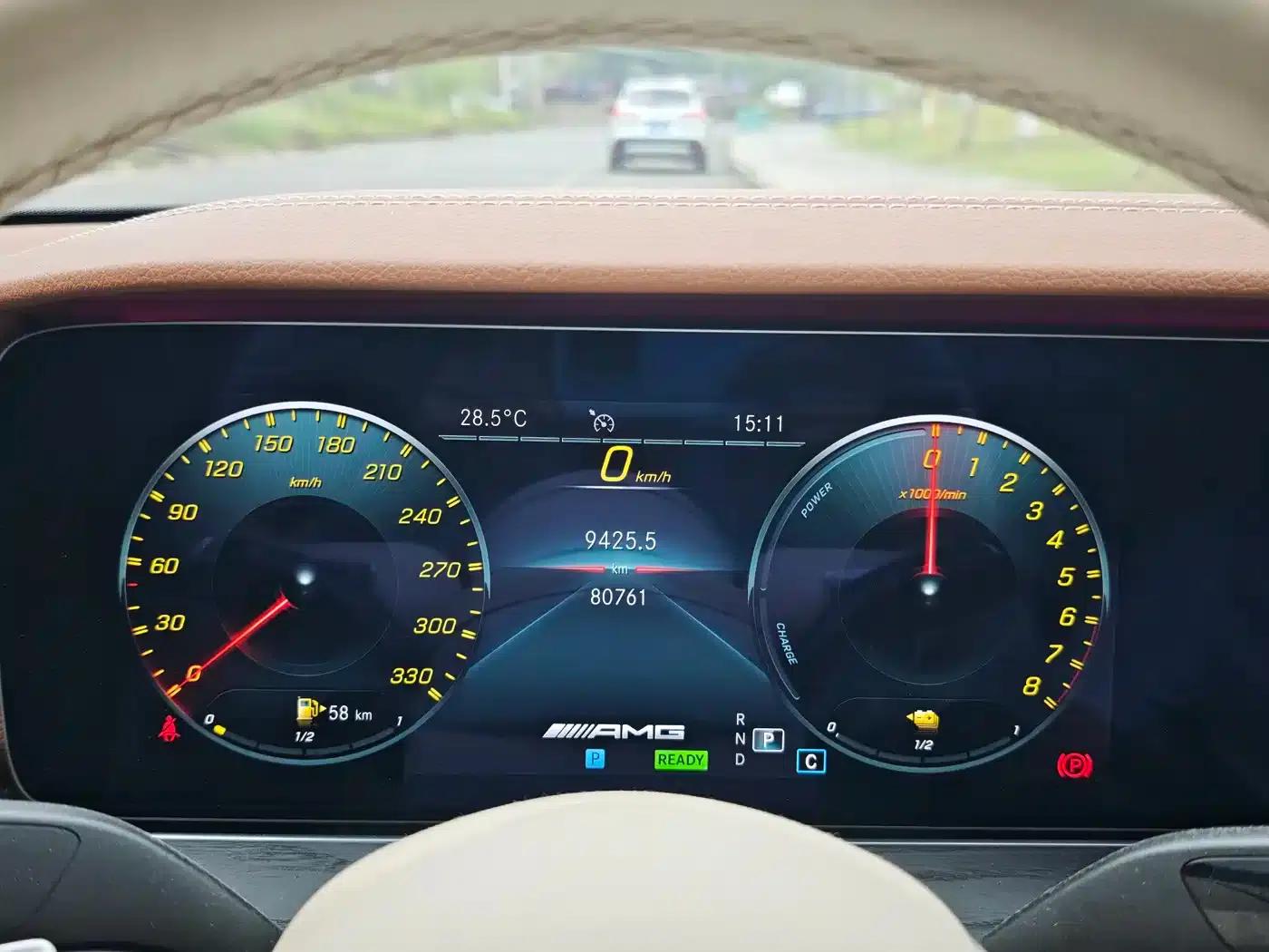 Mercedes-Benz E-Class PHEV 2022 Facelift E 350 e L Plug-in Hybrid Sedan — миниатюра 16
