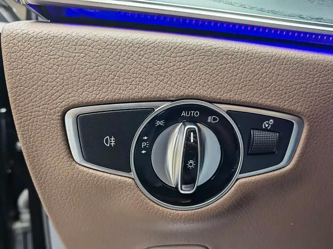 Mercedes-Benz E-Class PHEV 2021 E 350 e L Plug-in Hybrid Sports Sedan — миниатюра 13