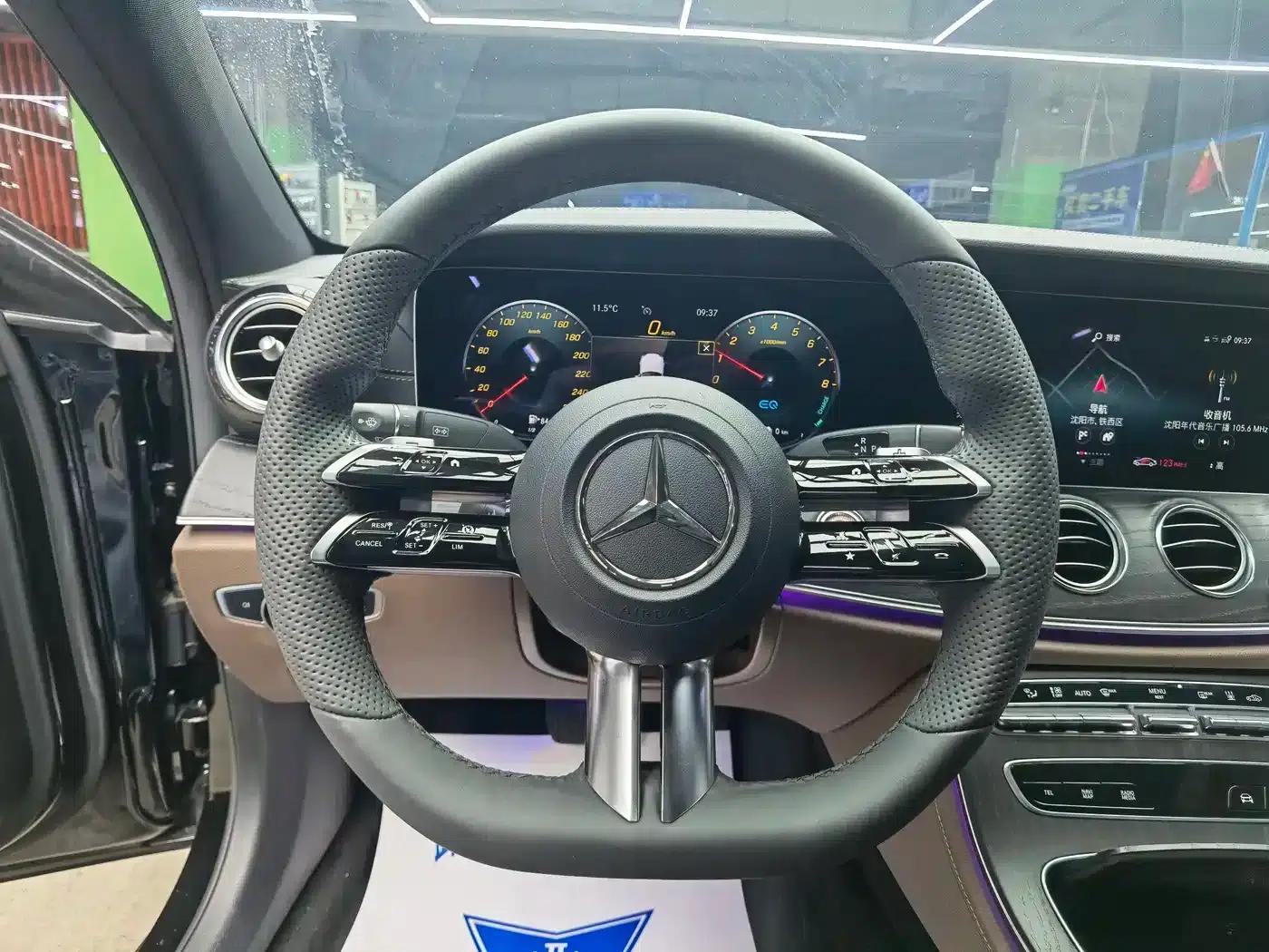 Mercedes-Benz E-Class PHEV 2021 E 350 e L Plug-in Hybrid Sports Sedan — миниатюра 10