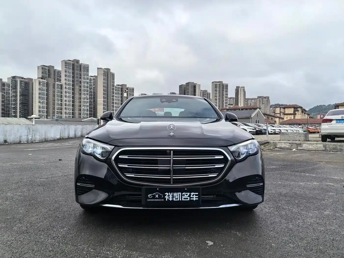 Mercedes-Benz E-Class PHEV 2024 E 350 e L Plug-in Hybrid Sedan — миниатюра 2