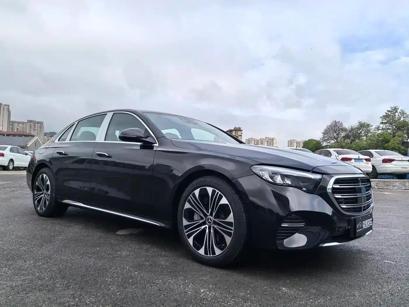 Mercedes-Benz E-Class PHEV 2024 E 350 e L Plug-in Hybrid Sedan — миниатюра 3