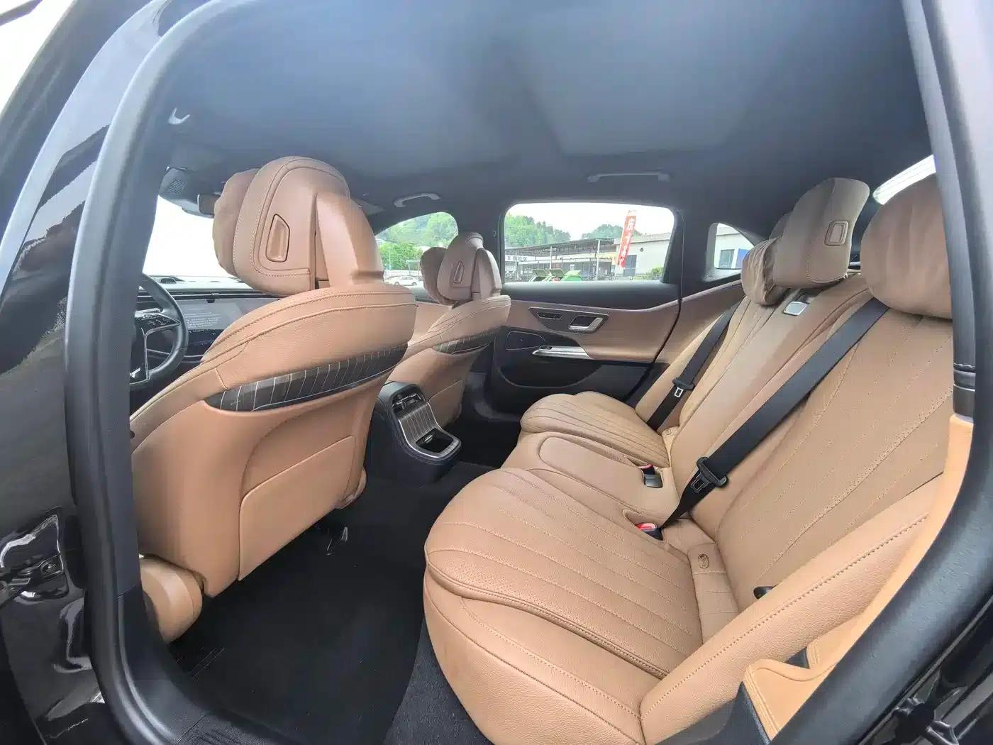 Mercedes-Benz E-Class PHEV 2024 E 350 e L Plug-in Hybrid Sedan — миниатюра 7