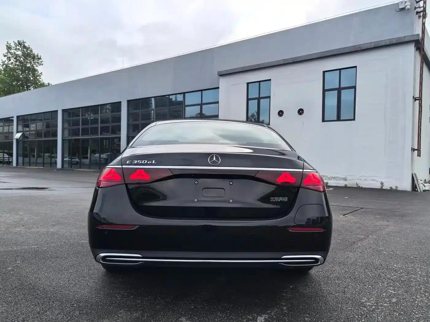 Mercedes-Benz E-Class PHEV 2024 E 350 e L Plug-in Hybrid Sedan — миниатюра 10