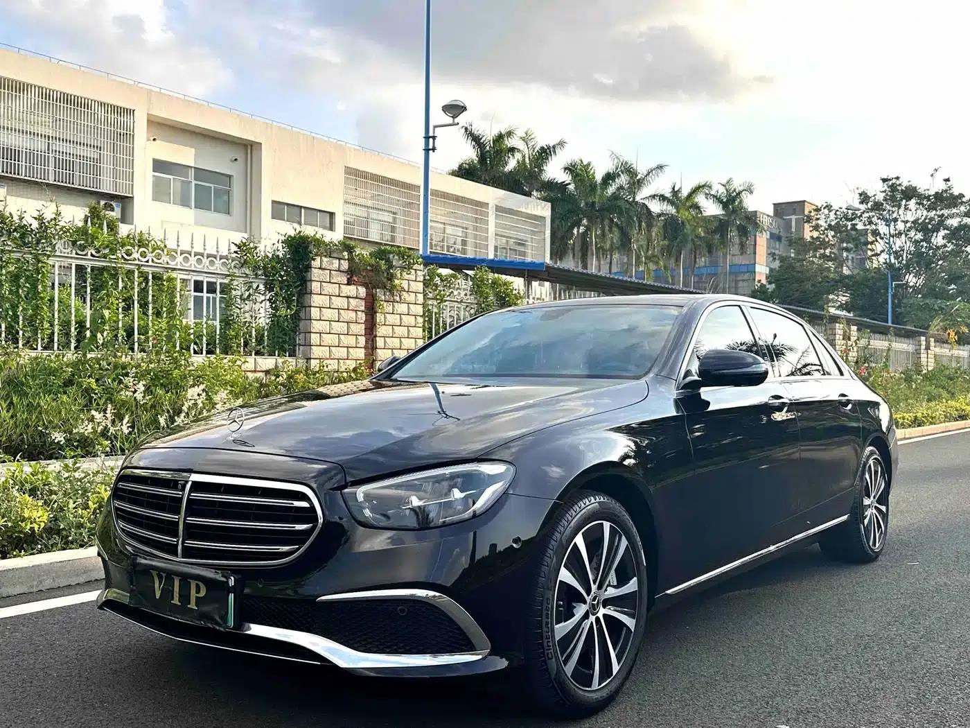 Mercedes-Benz E-Class PHEV 2023 E 350 e L Plug-in Hybrid Sedan — миниатюра 2