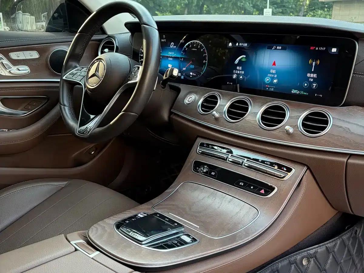 Mercedes-Benz E-Class PHEV 2022 E 350 e L Plug-in Hybrid Sedan — миниатюра 14