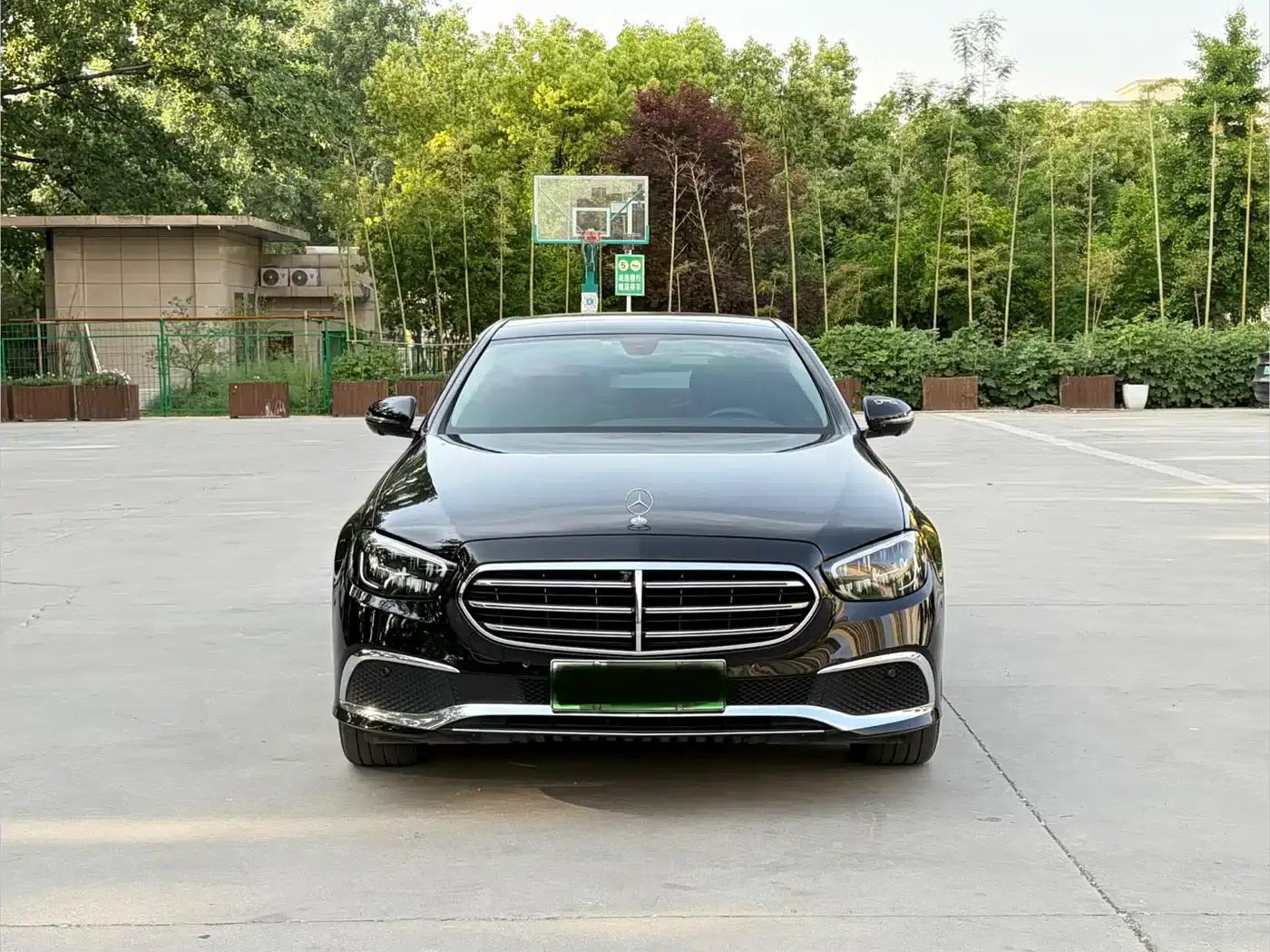 Mercedes-Benz E-Class PHEV 2022 E 350 e L Plug-in Hybrid Sedan — миниатюра 5