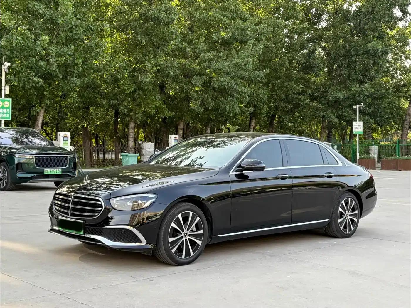 Mercedes-Benz E-Class PHEV 2022 E 350 e L Plug-in Hybrid Sedan — миниатюра 6