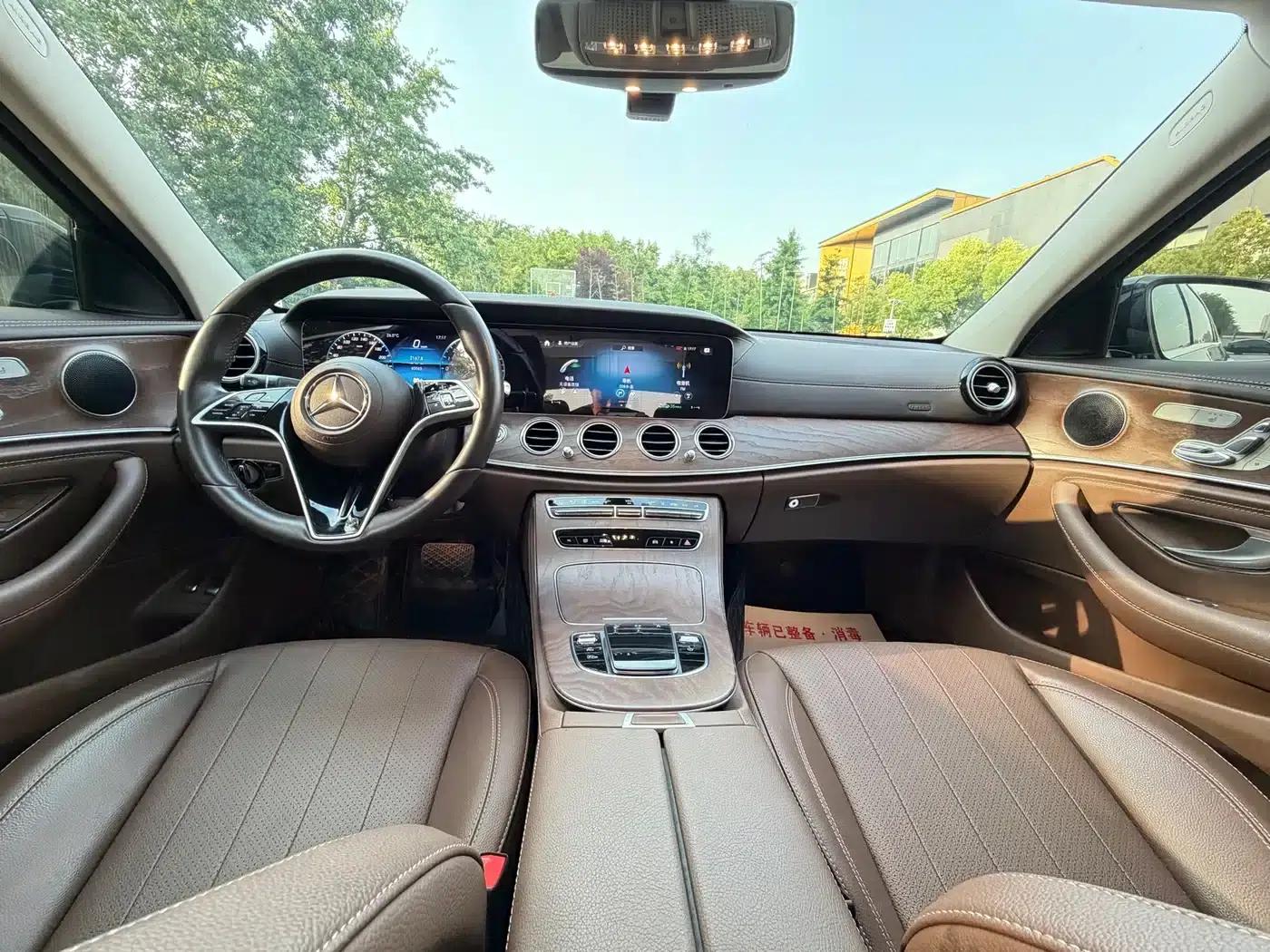 Mercedes-Benz E-Class PHEV 2022 E 350 e L Plug-in Hybrid Sedan — миниатюра 10