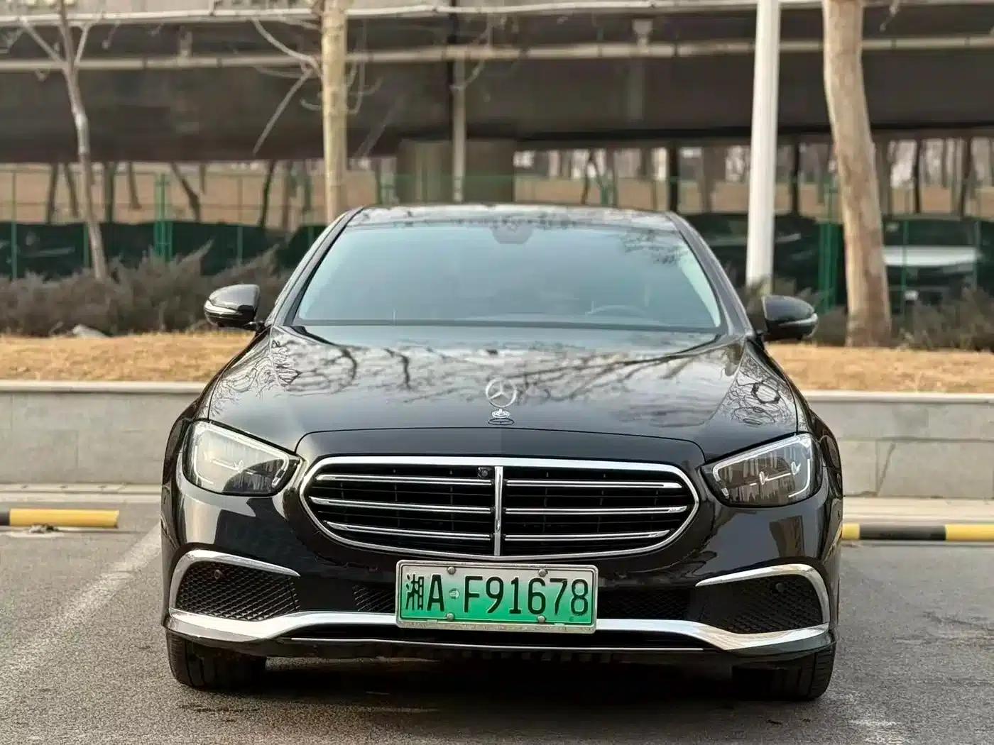 Mercedes-Benz E-Class PHEV 2023 E 350 e L Plug-in Hybrid Sports Sedan — миниатюра 2