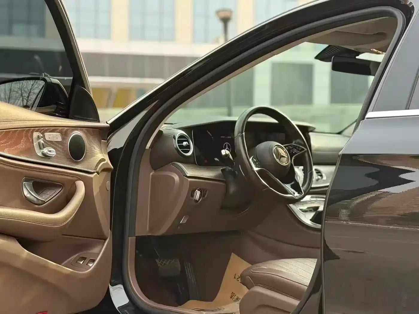 Mercedes-Benz E-Class PHEV 2023 E 350 e L Plug-in Hybrid Sports Sedan — миниатюра 4