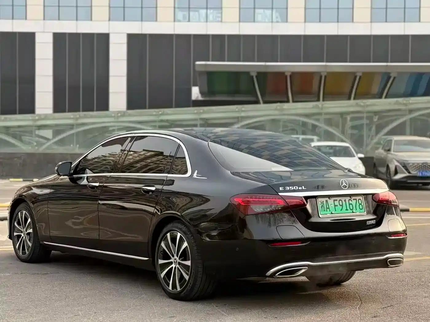 Mercedes-Benz E-Class PHEV 2023 E 350 e L Plug-in Hybrid Sports Sedan — миниатюра 8