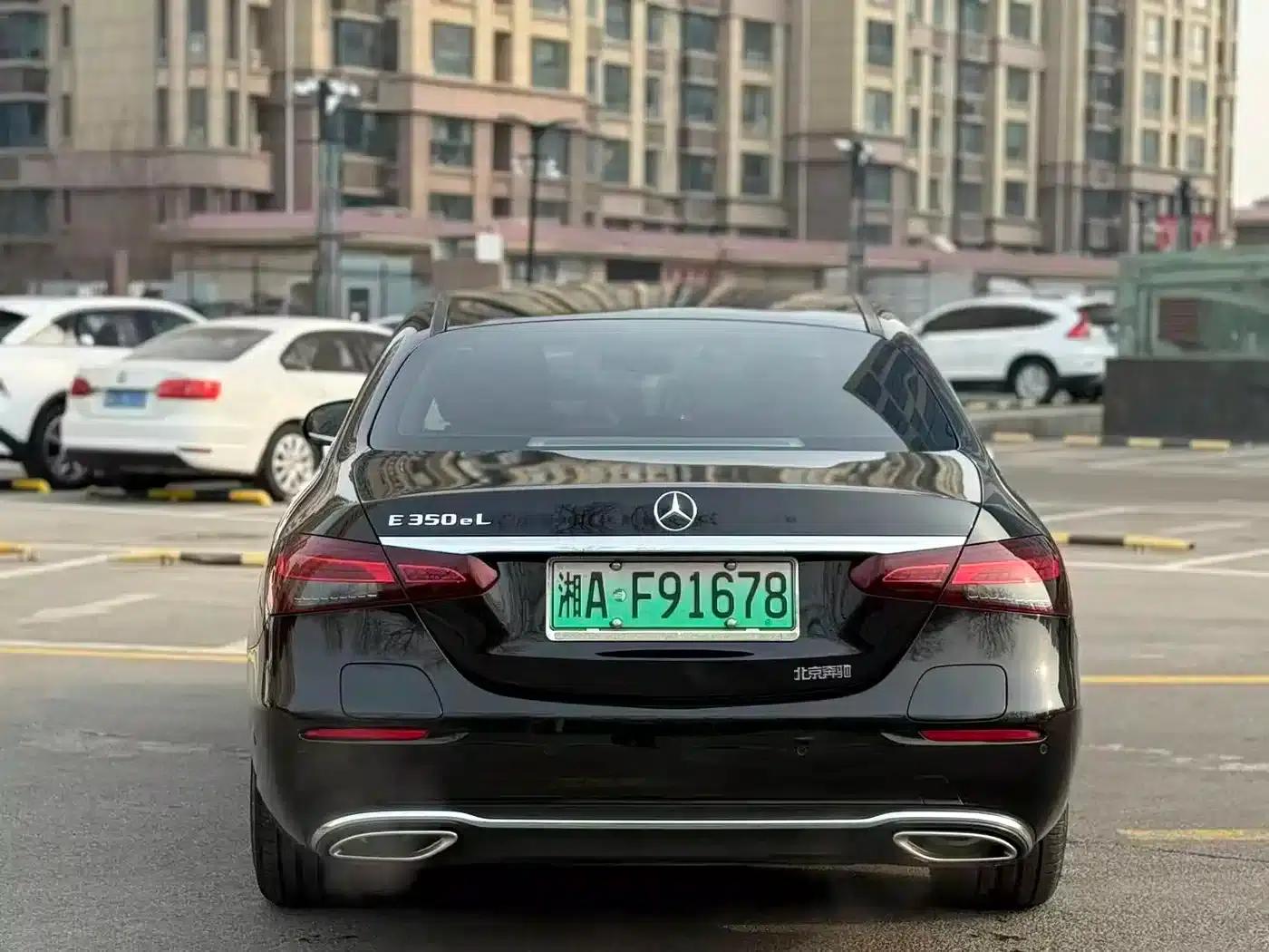 Mercedes-Benz E-Class PHEV 2023 E 350 e L Plug-in Hybrid Sports Sedan — миниатюра 9