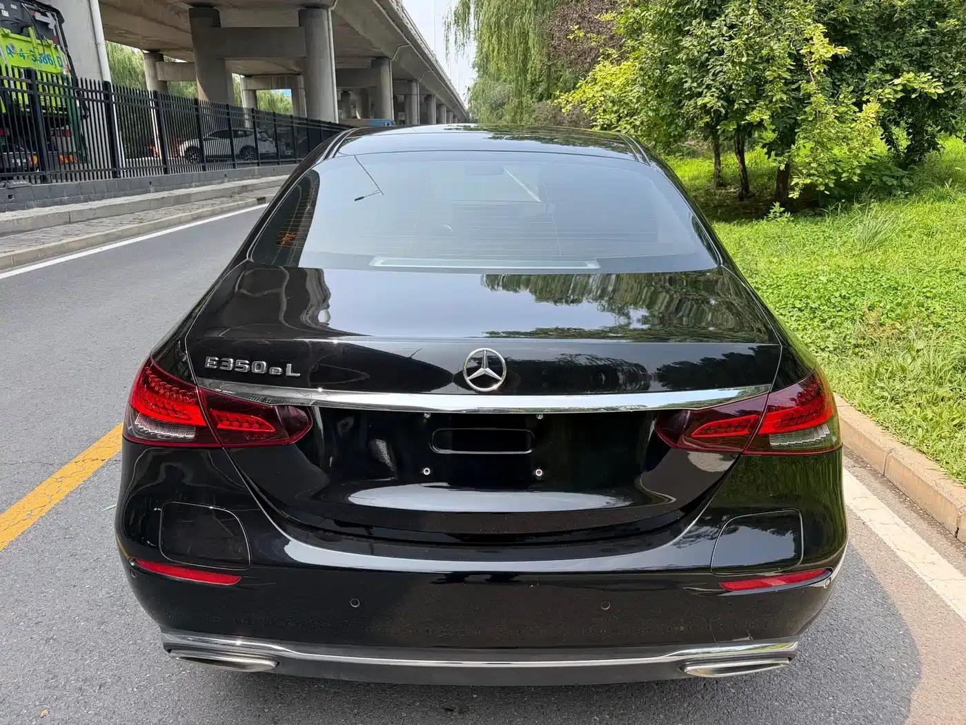 Mercedes-Benz E-Class PHEV 2023 E 350 e L Plug-in Hybrid Sedan — миниатюра 10