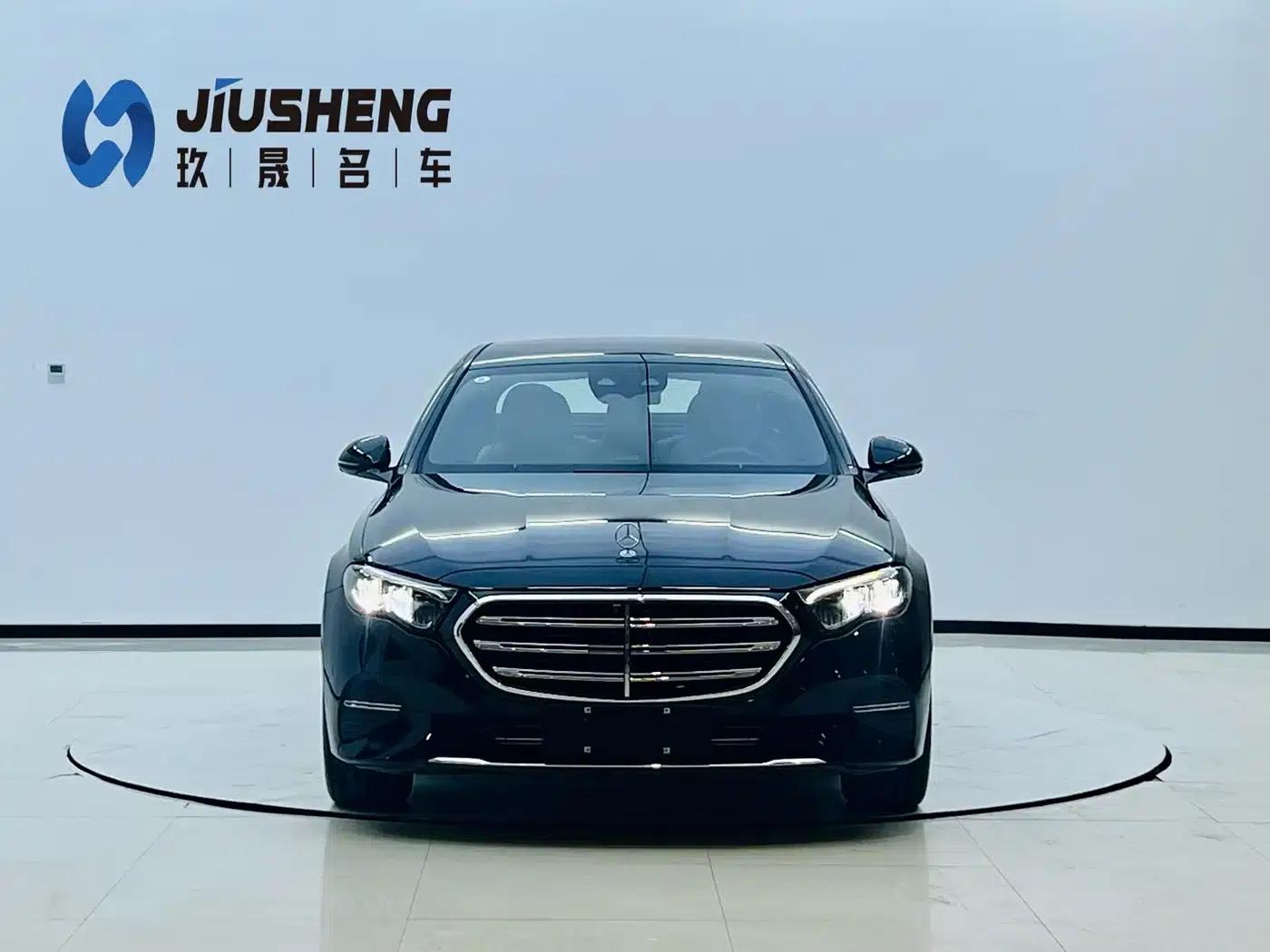 Mercedes-Benz E-Class PHEV 2024 E 350 e L Plug-in Hybrid Sedan — миниатюра 3