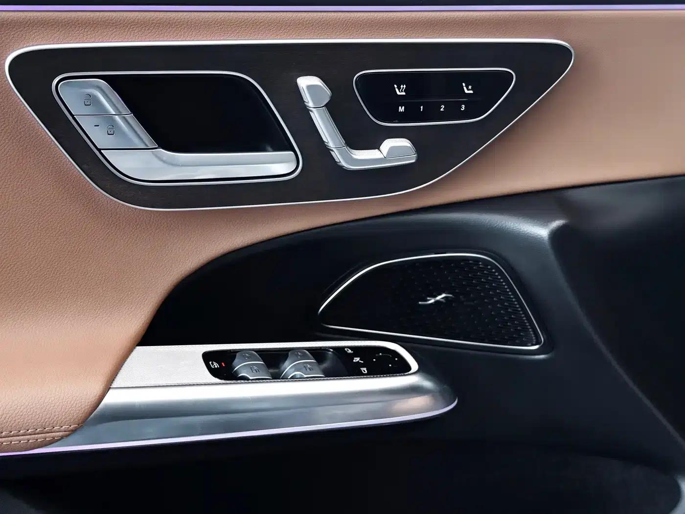 Mercedes-Benz E-Class PHEV 2024 E 350 e L Plug-in Hybrid Sedan — миниатюра 19