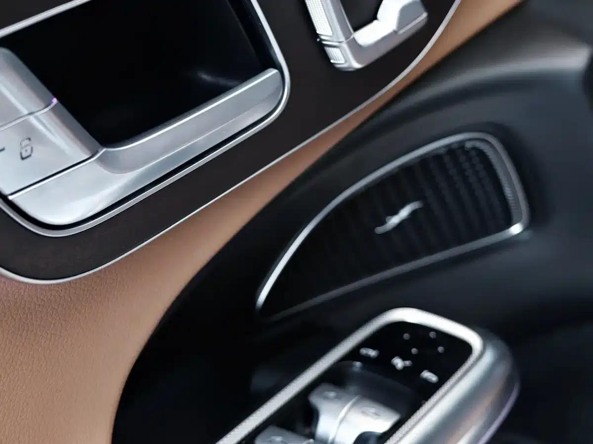 Mercedes-Benz E-Class PHEV 2024 E 350 e L Plug-in Hybrid Sedan — миниатюра 20