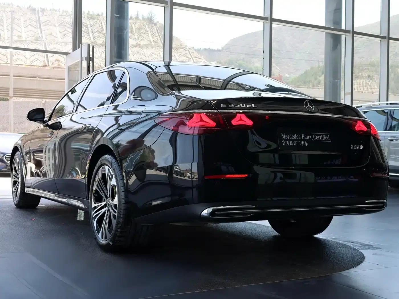 Mercedes-Benz E-Class PHEV 2024 E 350 e L Plug-in Hybrid Sedan — миниатюра 7