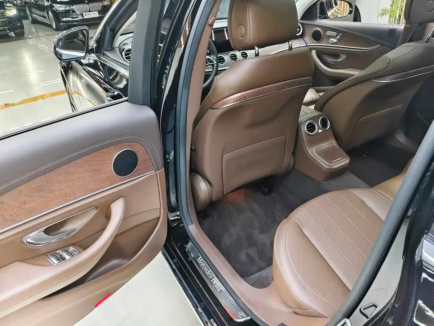 Mercedes-Benz E-Class PHEV 2022 Facelift E 350 e L Plug-in Hybrid Sedan — миниатюра 16