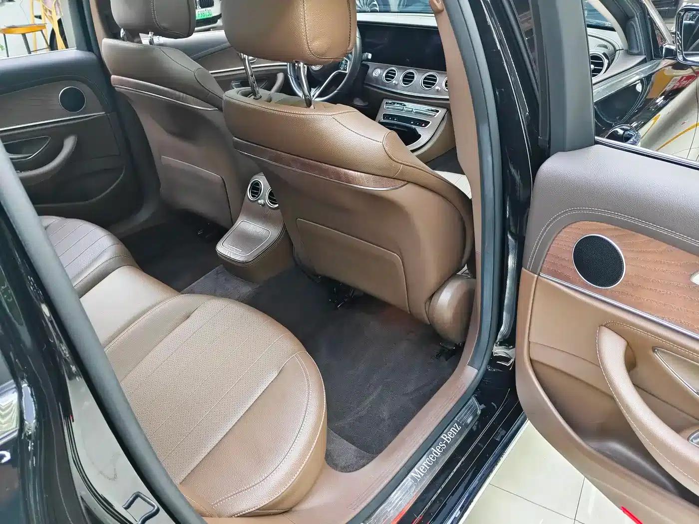 Mercedes-Benz E-Class PHEV 2022 Facelift E 350 e L Plug-in Hybrid Sedan — миниатюра 17