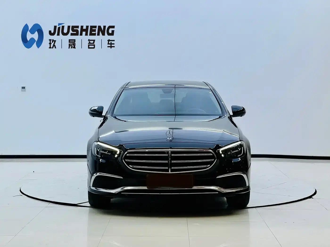 Mercedes-Benz E-Class PHEV 2022 Facelift E 350 e L Plug-in Hybrid Sedan — миниатюра 4