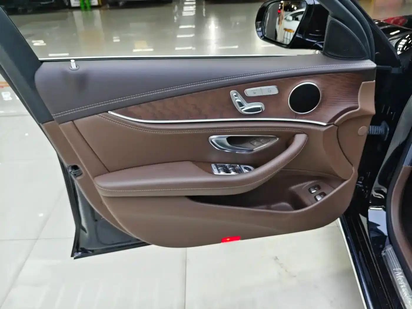 Mercedes-Benz E-Class PHEV 2022 Facelift E 350 e L Plug-in Hybrid Sedan — миниатюра 6