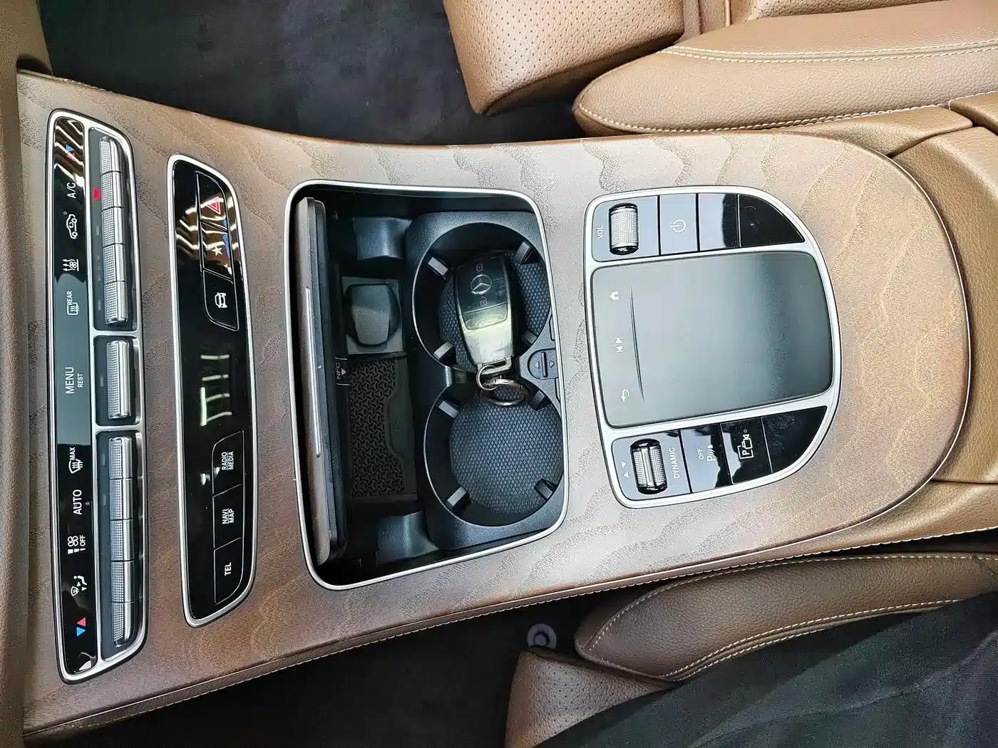 Mercedes-Benz E-Class PHEV 2022 Facelift E 350 e L Plug-in Hybrid Sedan — миниатюра 7