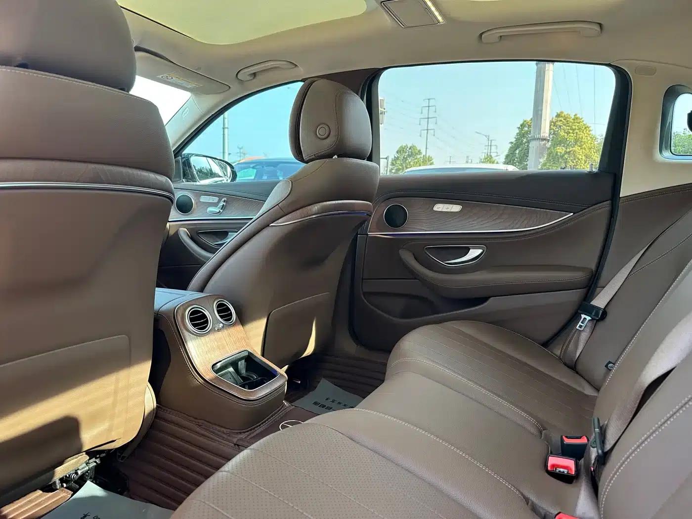Mercedes-Benz E-Class PHEV 2022 Facelift E 350 e L Plug-in Hybrid Sedan — миниатюра 13