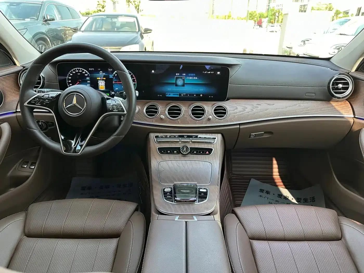 Mercedes-Benz E-Class PHEV 2022 Facelift E 350 e L Plug-in Hybrid Sedan — миниатюра 15