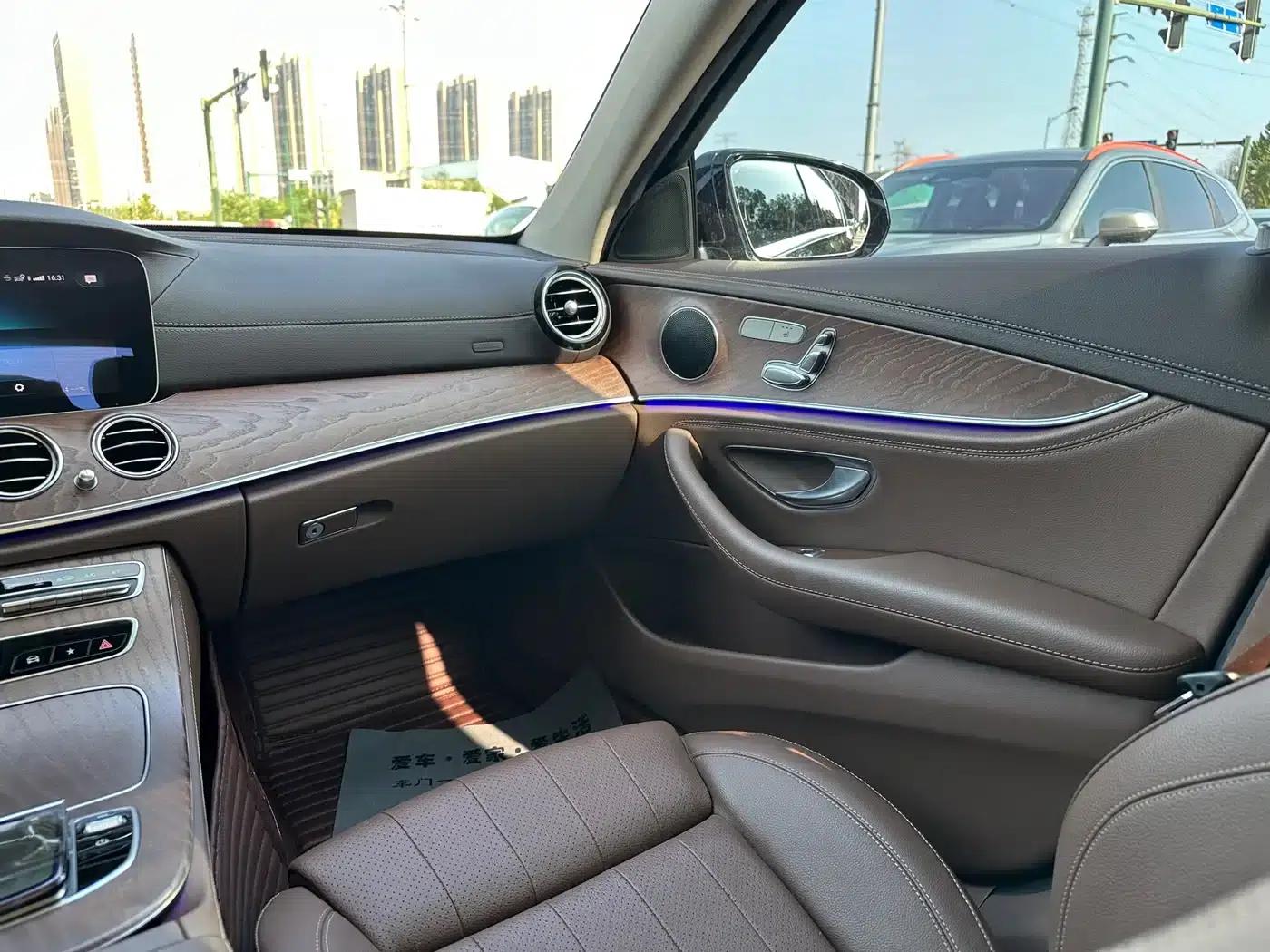 Mercedes-Benz E-Class PHEV 2022 Facelift E 350 e L Plug-in Hybrid Sedan — миниатюра 18