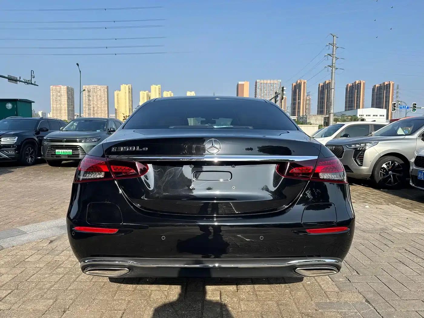 Mercedes-Benz E-Class PHEV 2022 Facelift E 350 e L Plug-in Hybrid Sedan — миниатюра 6