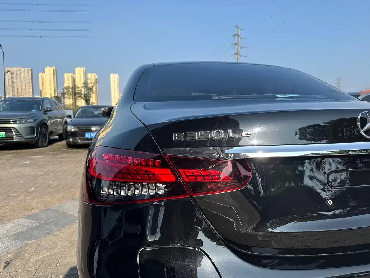 Mercedes-Benz E-Class PHEV 2022 Facelift E 350 e L Plug-in Hybrid Sedan — миниатюра 8