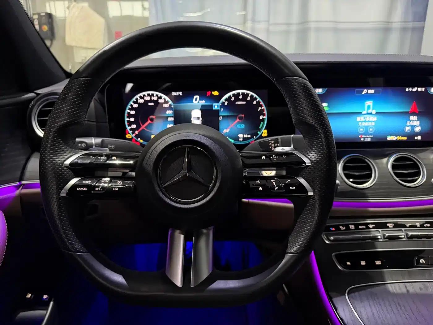 Mercedes-Benz E-Class PHEV 2023 E 350 e L Plug-in Hybrid Sports Sedan — миниатюра 11