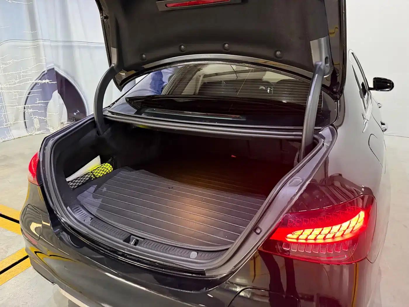 Mercedes-Benz E-Class PHEV 2023 E 350 e L Plug-in Hybrid Sports Sedan — миниатюра 18