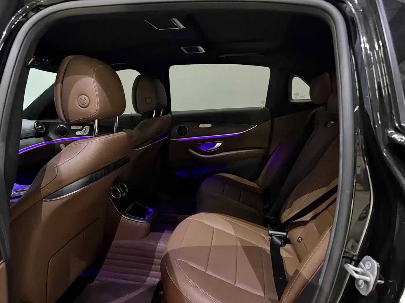 Mercedes-Benz E-Class PHEV 2023 E 350 e L Plug-in Hybrid Sports Sedan — миниатюра 9