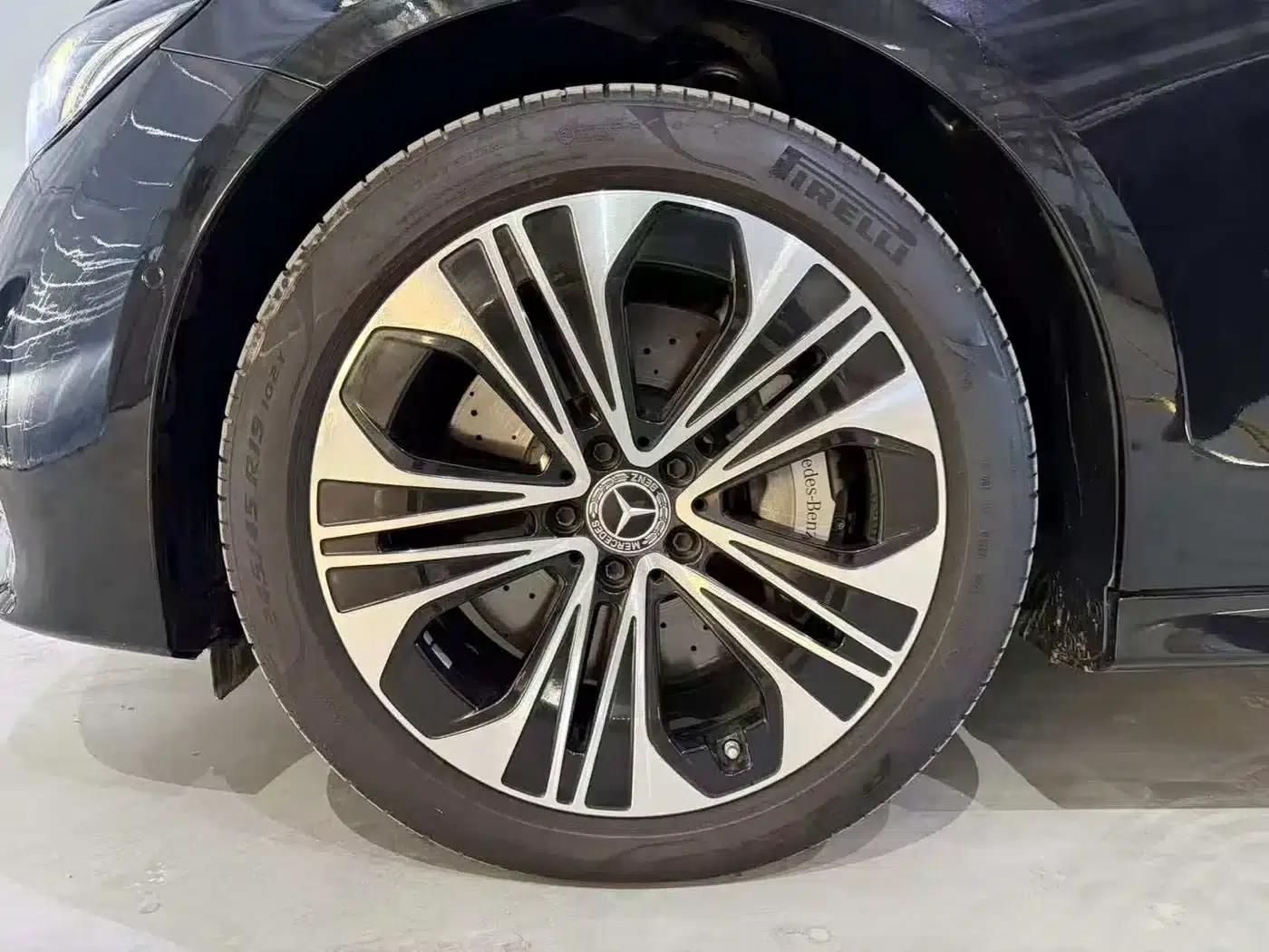 Mercedes-Benz E-Class PHEV 2024 E 350 e L Plug-in Hybrid Sedan — миниатюра 4