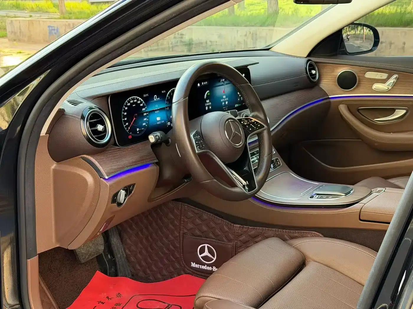 Mercedes-Benz E-Class PHEV 2022 E 350 e L Plug-in Hybrid Sedan — миниатюра 4