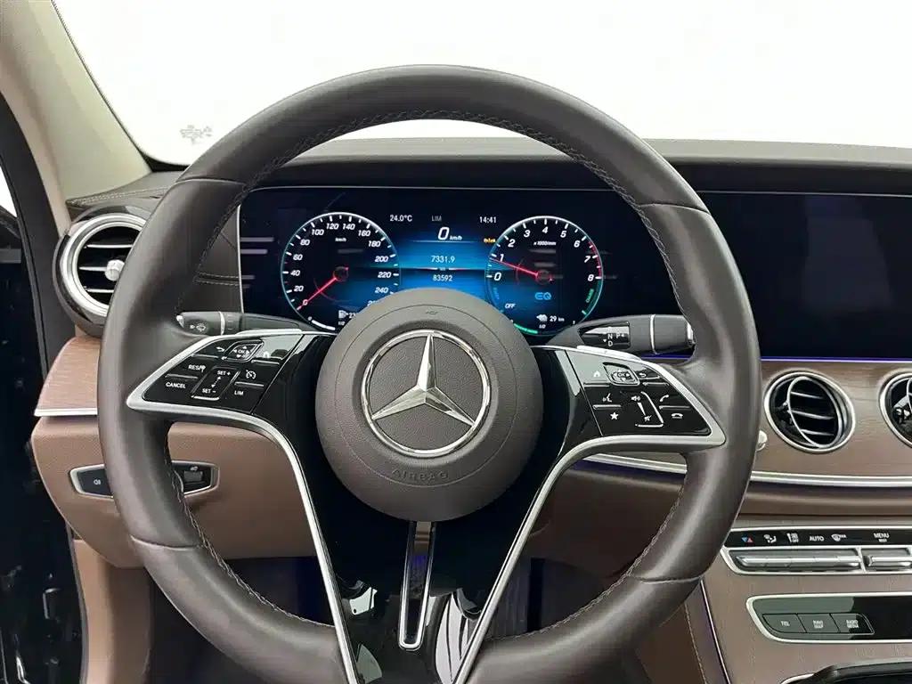Mercedes-Benz E-Class PHEV 2023 E 350 e L Plug-in Hybrid Sedan — миниатюра 10