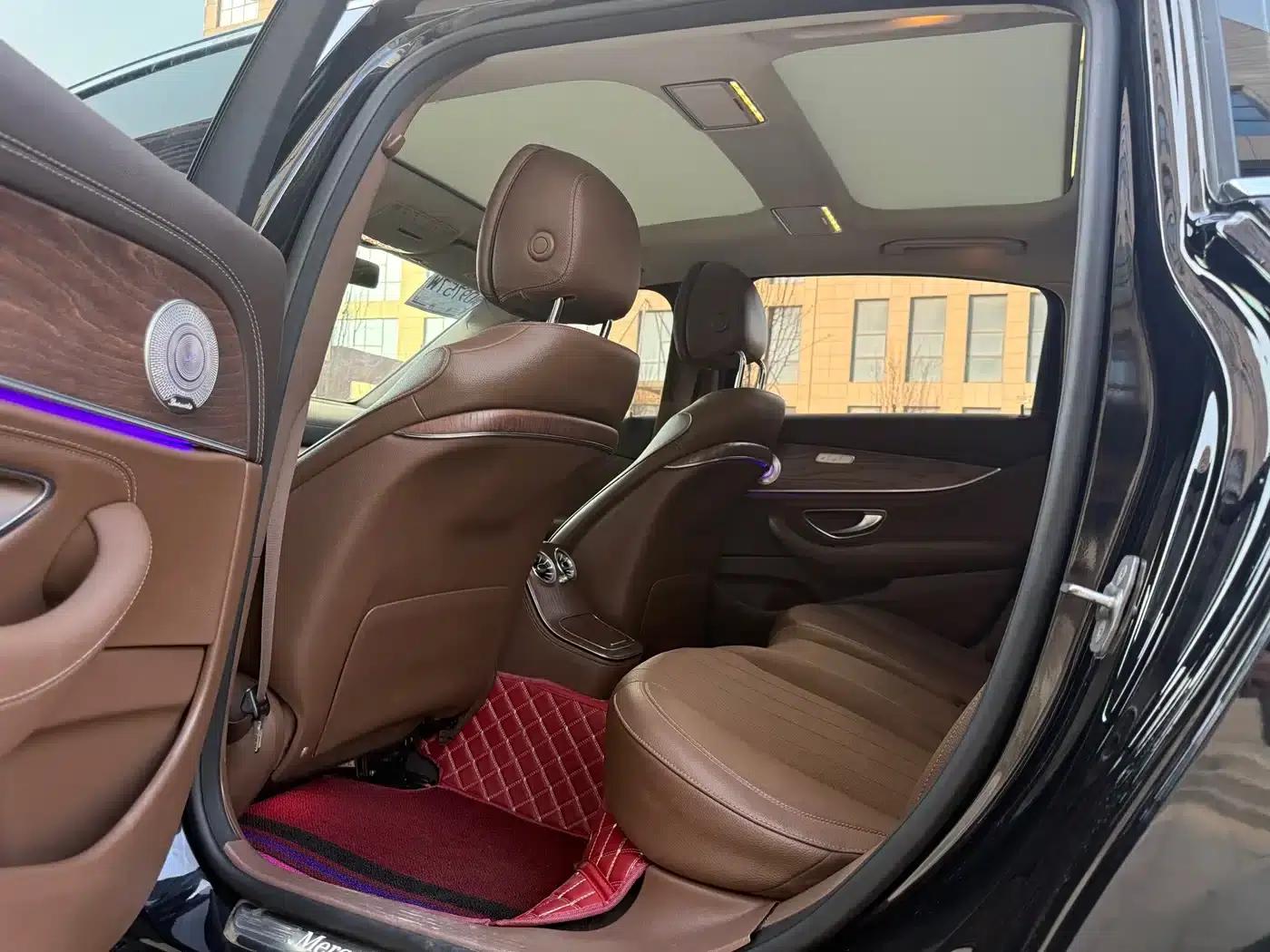 Mercedes-Benz E-Class PHEV 2022 E 350 e L Plug-in Hybrid Sedan — миниатюра 11