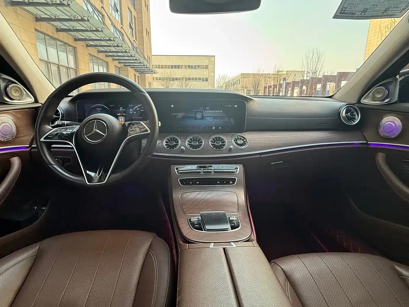 Mercedes-Benz E-Class PHEV 2022 E 350 e L Plug-in Hybrid Sedan — миниатюра 13