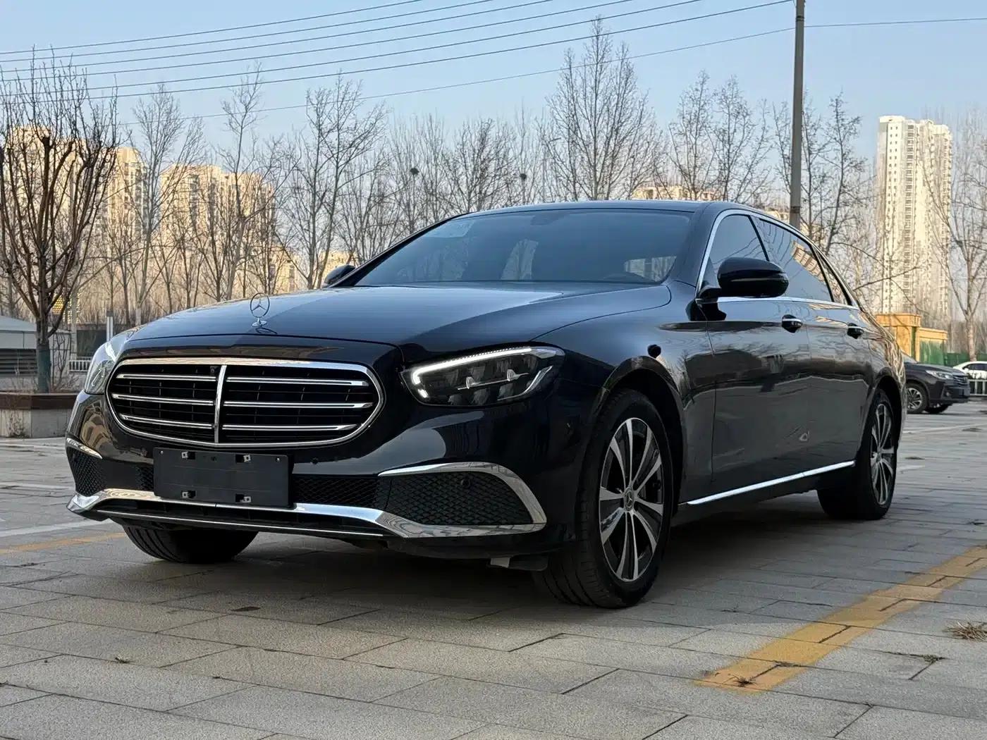 Mercedes-Benz E-Class PHEV 2022 E 350 e L Plug-in Hybrid Sedan — миниатюра 3