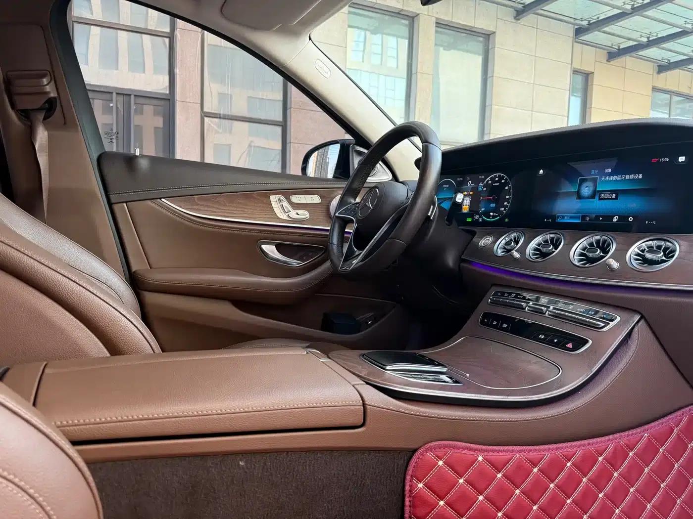 Mercedes-Benz E-Class PHEV 2022 E 350 e L Plug-in Hybrid Sedan — миниатюра 23