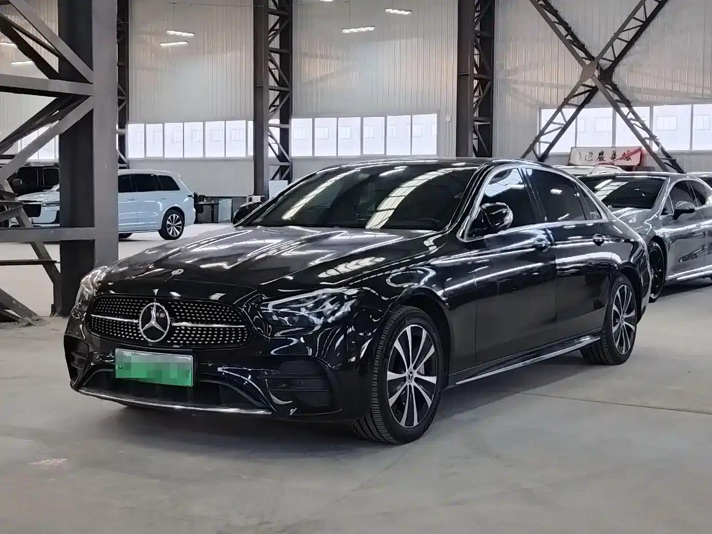 Mercedes-Benz E-Class PHEV 2022 Facelift E 350 e L Plug-in Hybrid Sedan — миниатюра 1