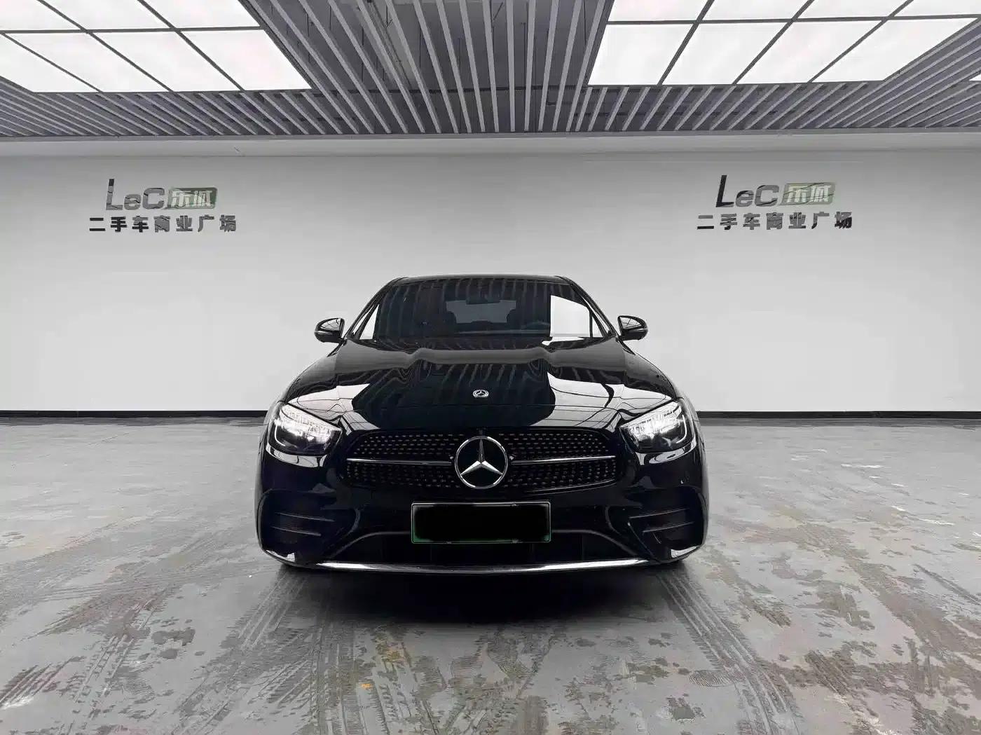 Mercedes-Benz E-Class PHEV 2023 E 350 e L Plug-in Hybrid Sports Sedan — миниатюра 2