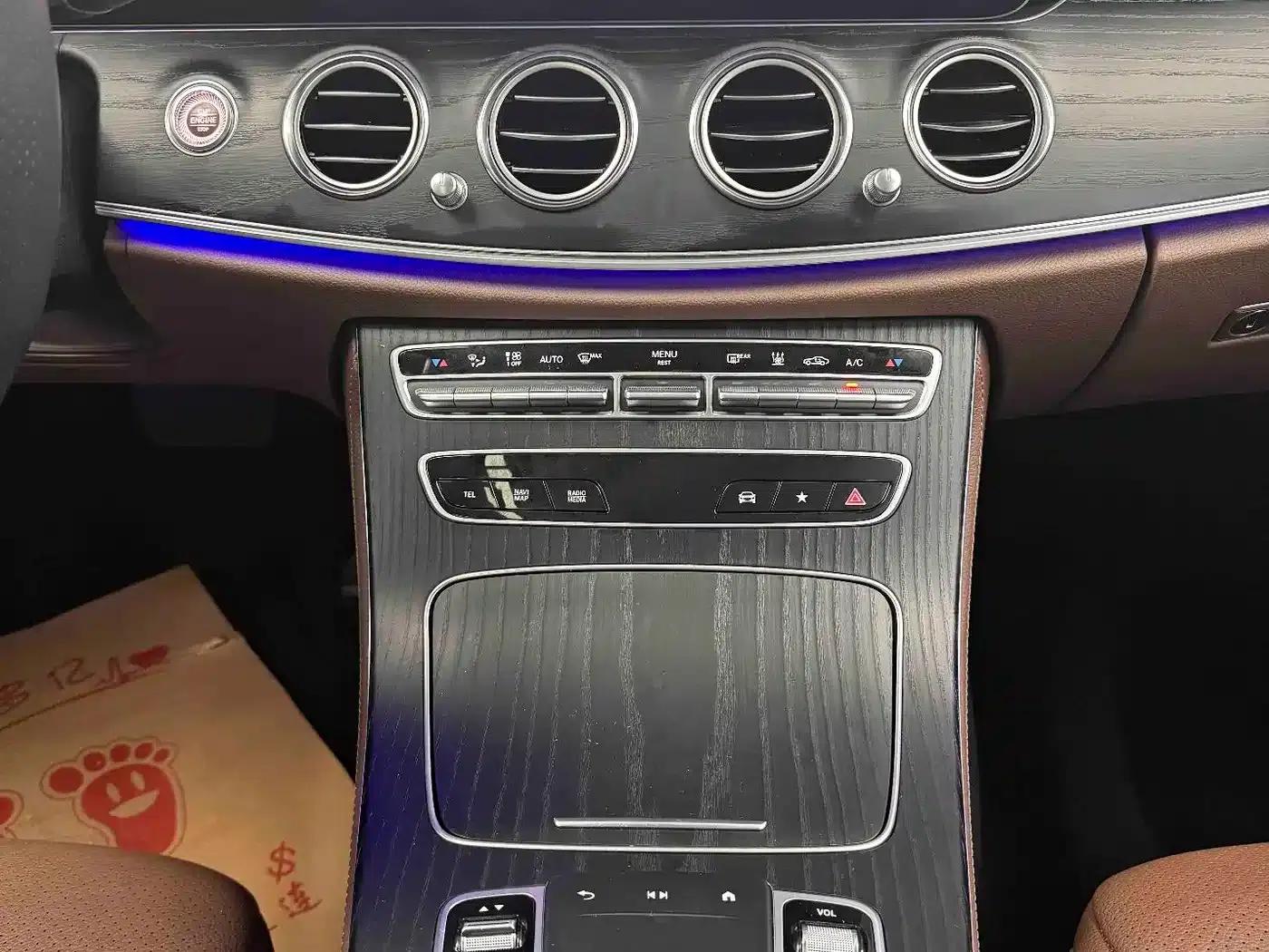 Mercedes-Benz E-Class PHEV 2023 E 350 e L Plug-in Hybrid Sports Sedan — миниатюра 17