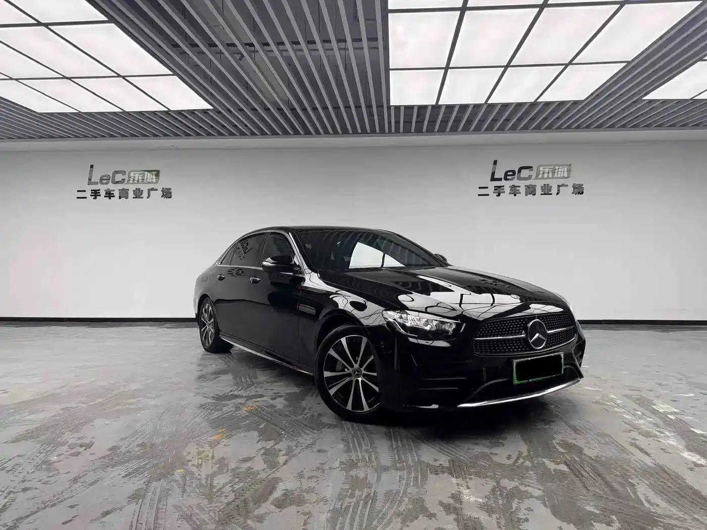Mercedes-Benz E-Class PHEV 2023 E 350 e L Plug-in Hybrid Sports Sedan — миниатюра 3