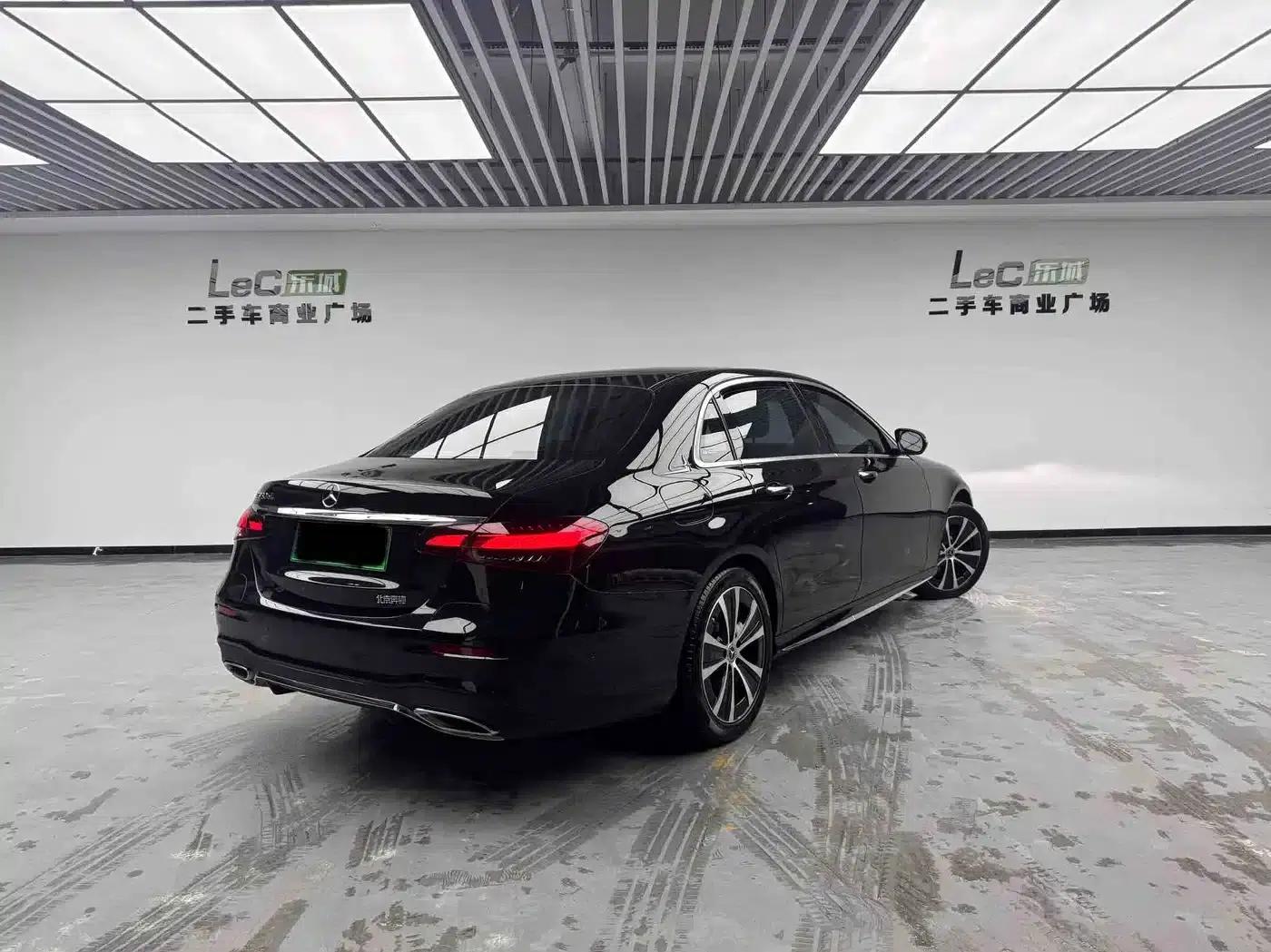 Mercedes-Benz E-Class PHEV 2023 E 350 e L Plug-in Hybrid Sports Sedan — миниатюра 4