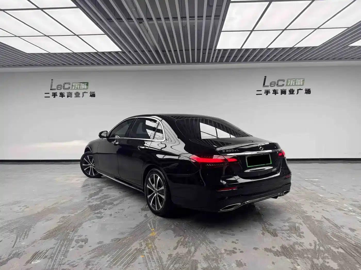 Mercedes-Benz E-Class PHEV 2023 E 350 e L Plug-in Hybrid Sports Sedan — миниатюра 6