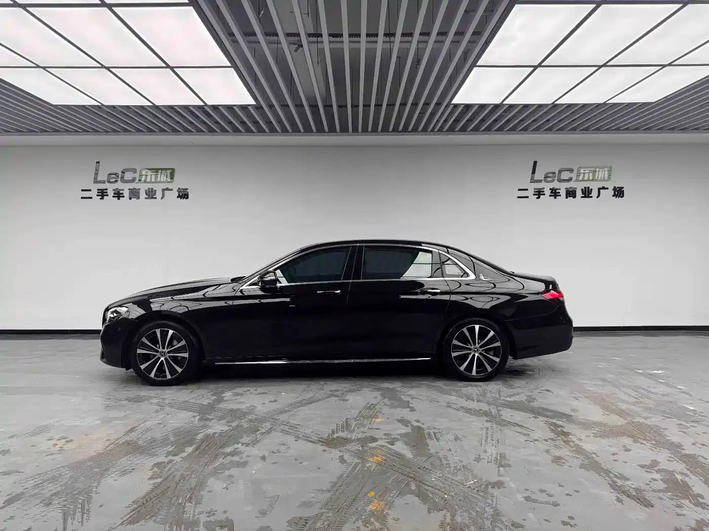 Mercedes-Benz E-Class PHEV 2023 E 350 e L Plug-in Hybrid Sports Sedan — миниатюра 7