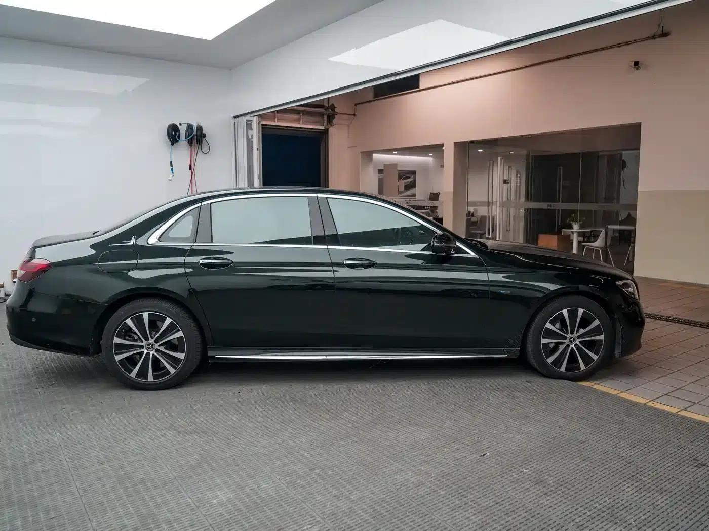 Mercedes-Benz E-Class PHEV 2021 E 350 e L Plug-in Hybrid Sedan — миниатюра 4